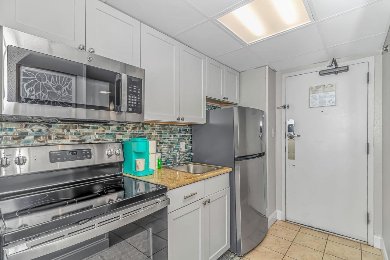 Holiday home Immaculate Oceanfront King Suite! Completely Updated! - Caravelle 1414 - Sleeps 2-3 Guests! *