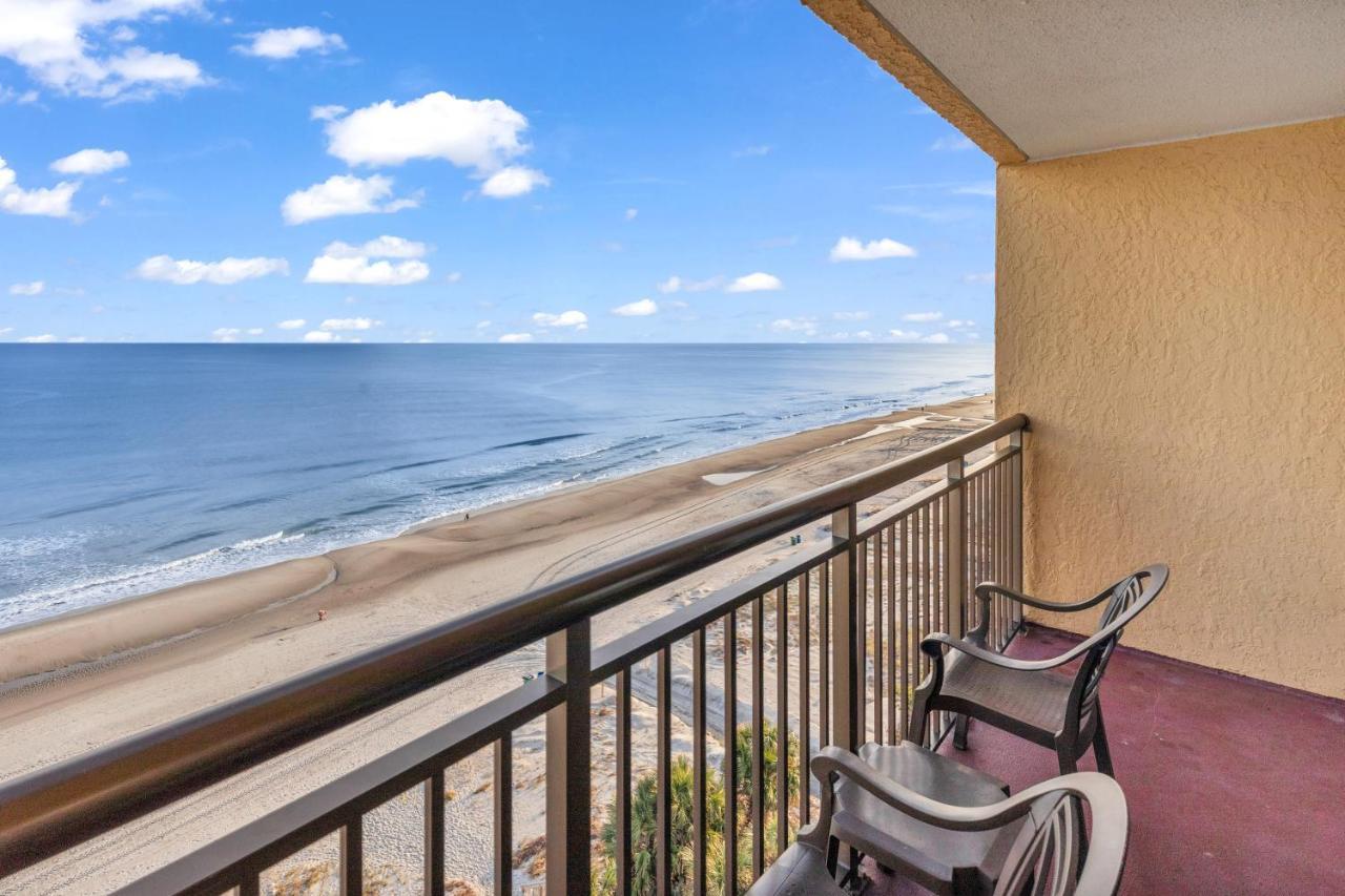 Beachfront 10th-floor Studio Caravelle Apartment