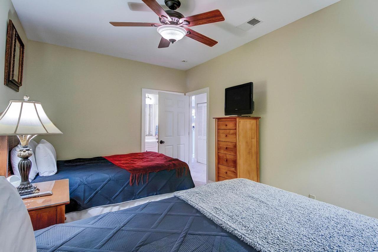 Apartment World Tour Golf Retreat *