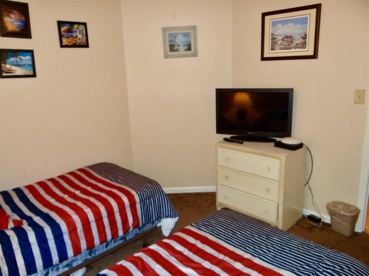 35s Golf Colony Ground Floor In Family Friendly Surfside *