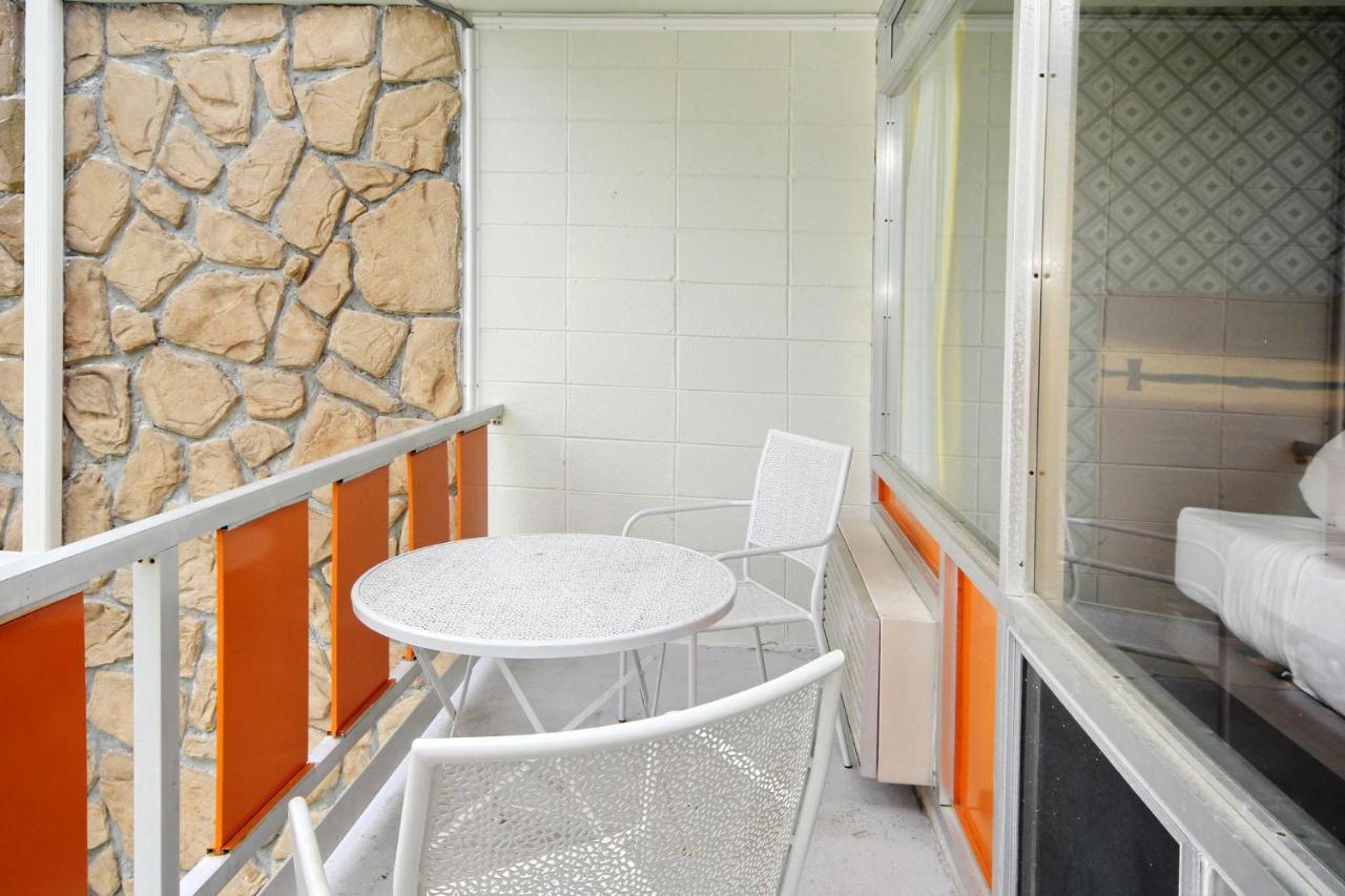 Shores Hotel 2*