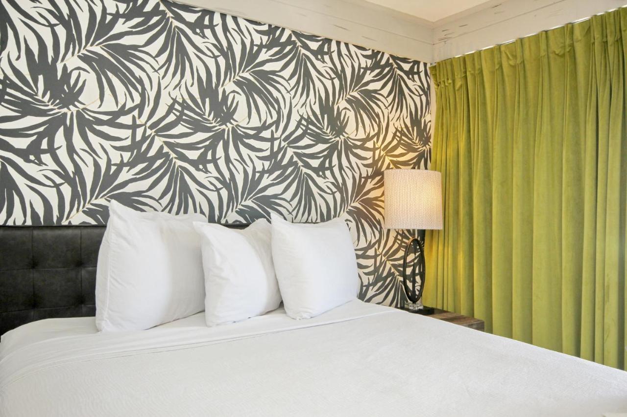 Hotel Waikiki Village 3*