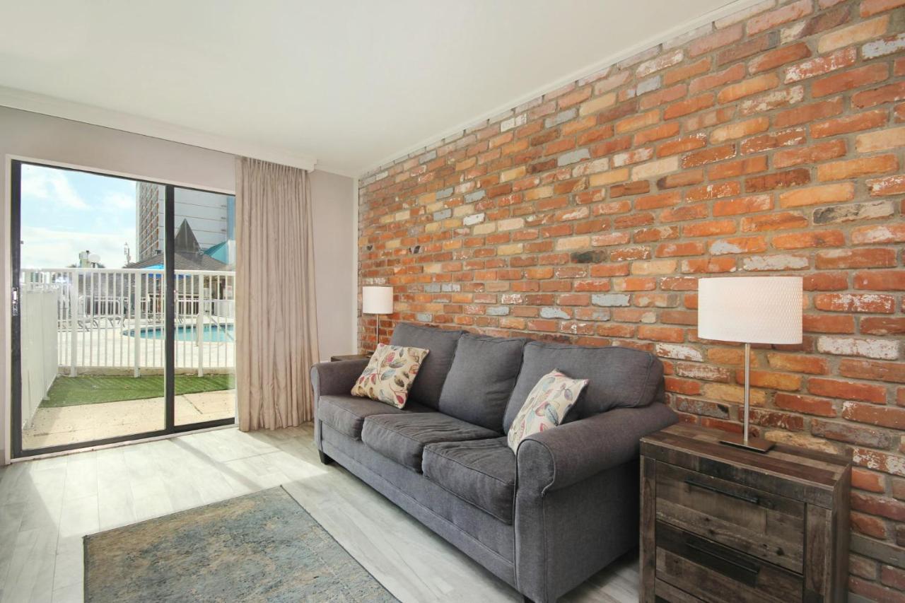 Waikiki Village 3*