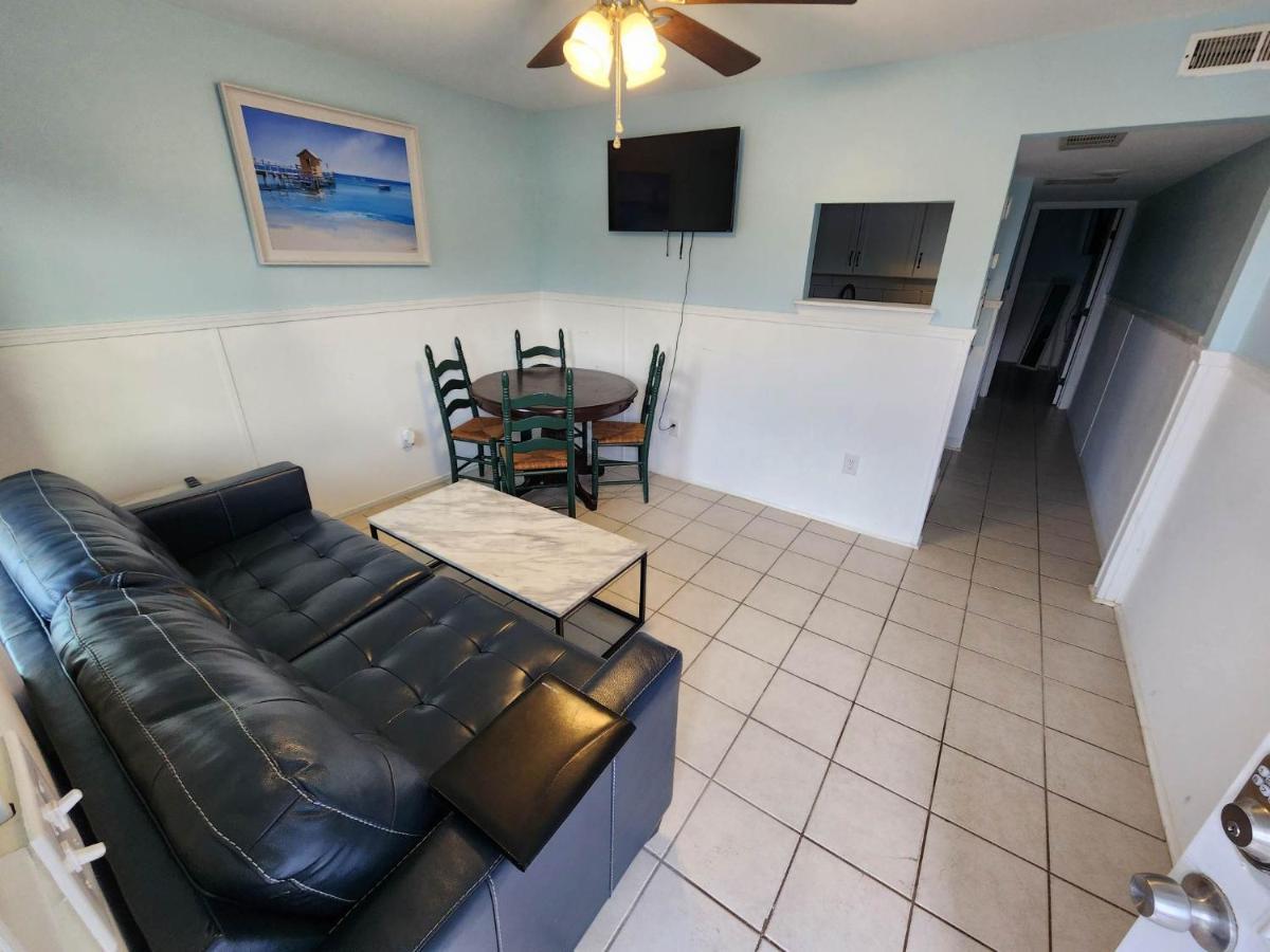 Holiday home 125 Atlantic Avenue Unit E - Pet Friendly! Walk To The And Pier!1br -1ba - Sleeps 2-4 Guests! Myrtle Beach