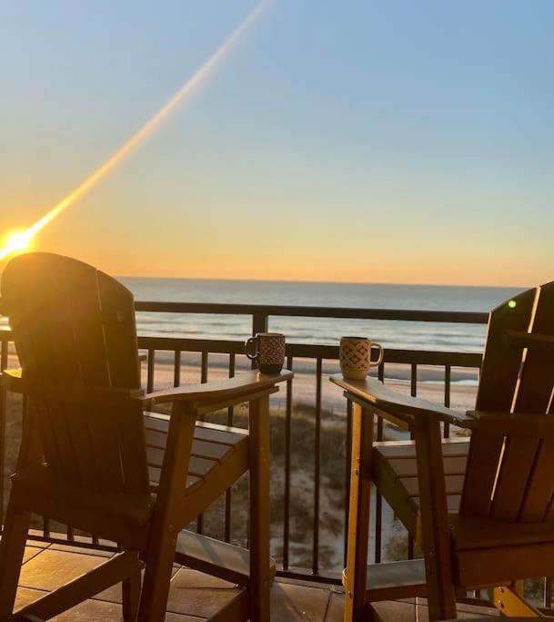 Direct Ocean Front 3br/2ba Dog Friendly * Myrtle Beach