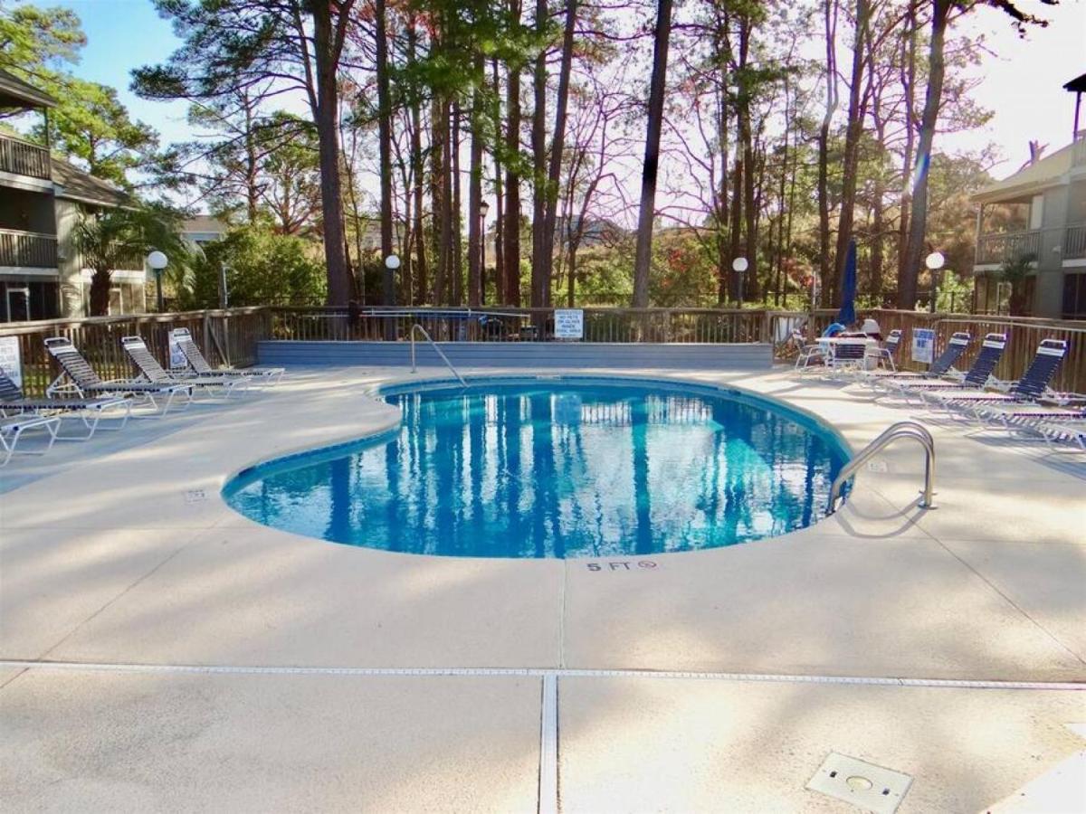 35s Golf Colony Ground Floor In Family Friendly Surfside