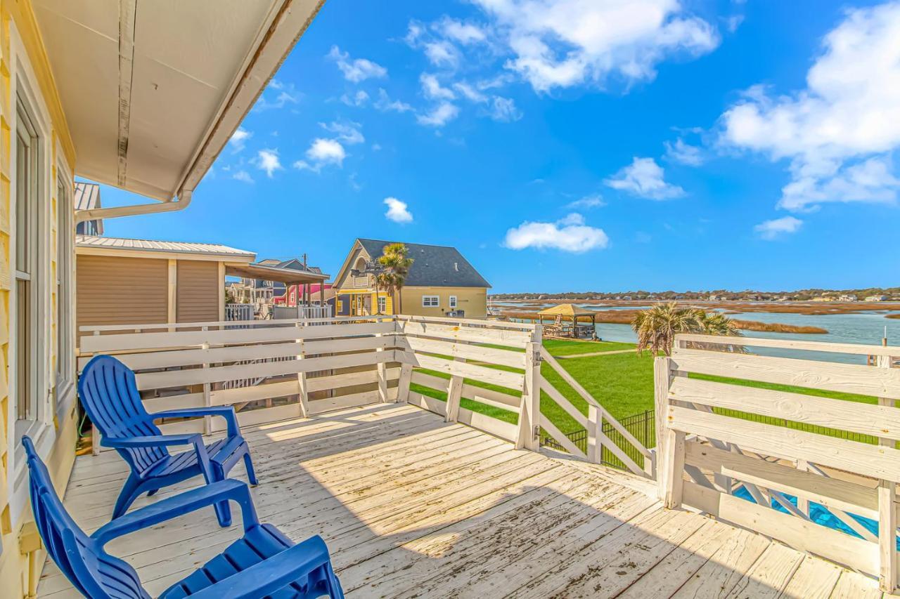 Holiday home Pet Friendly Beach House! Private Dock On Channel! Private Pool! 5 Bedroom - 3 Bath! *