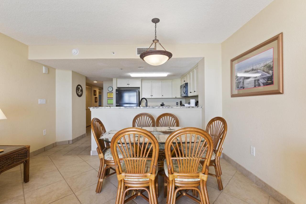 Sunny And Bright Oceanfront In Atlantica Near Boardwalk