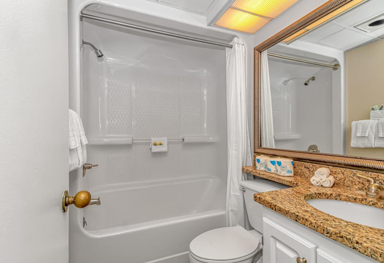 Holiday home Colony Ocean View - 2 Bedroom, 2 Bath - Perfect For 8! *