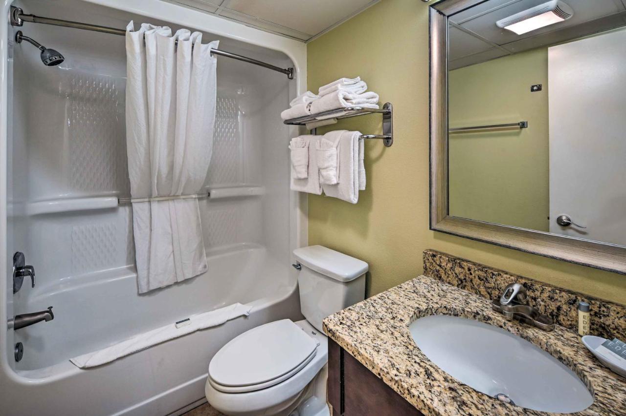 Apartment Oceanfront Myrtle With Pool!
