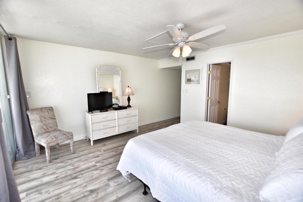0301 Waters Edge Apartment