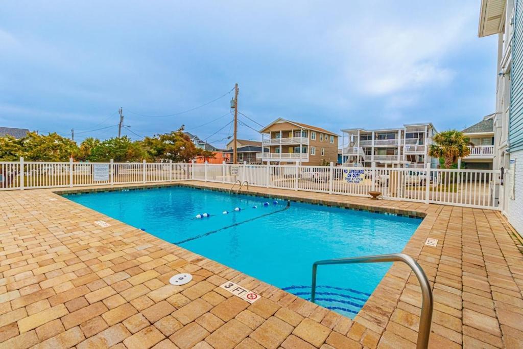 Seaward Escape - Cherry Grove