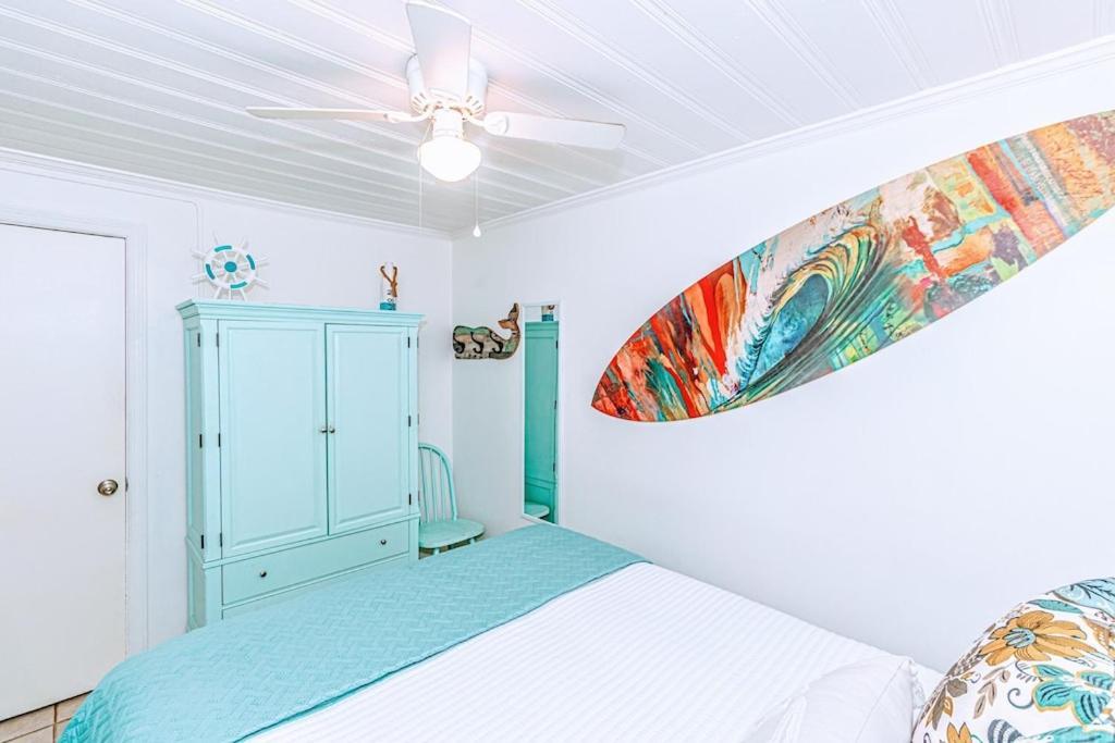 Seaward Escape - Cherry Grove Apartment *