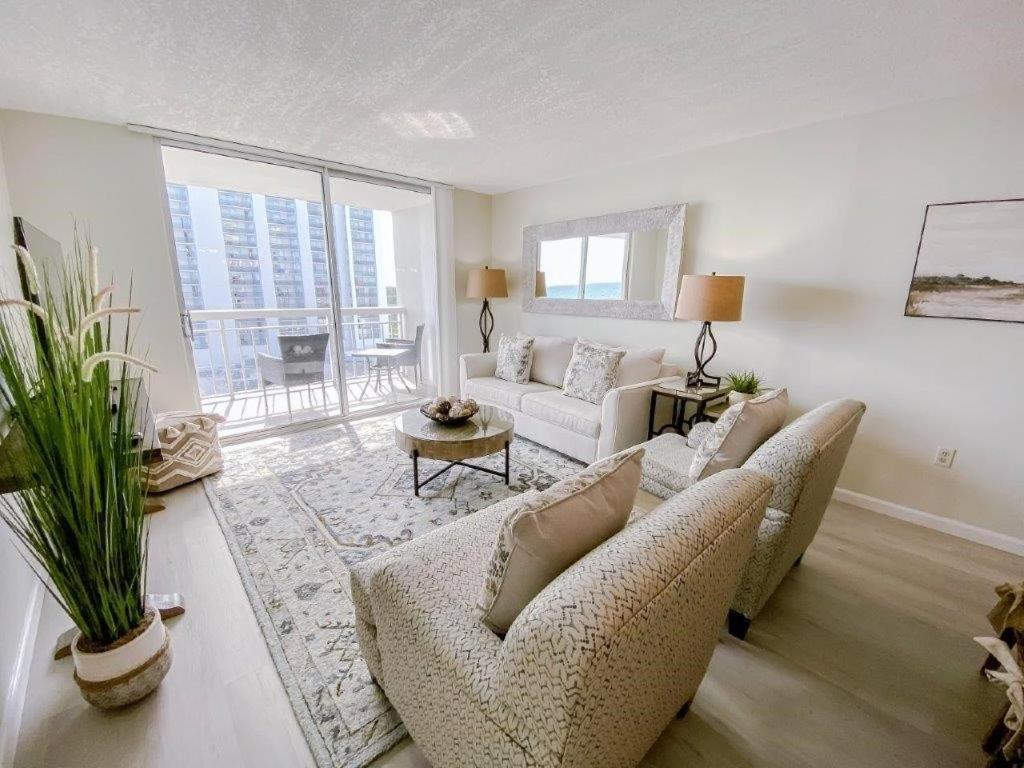 Stunning Ocean View Remodeled 2 Bedroom 2 Bath Condo, 908 South Hampton Apartment
