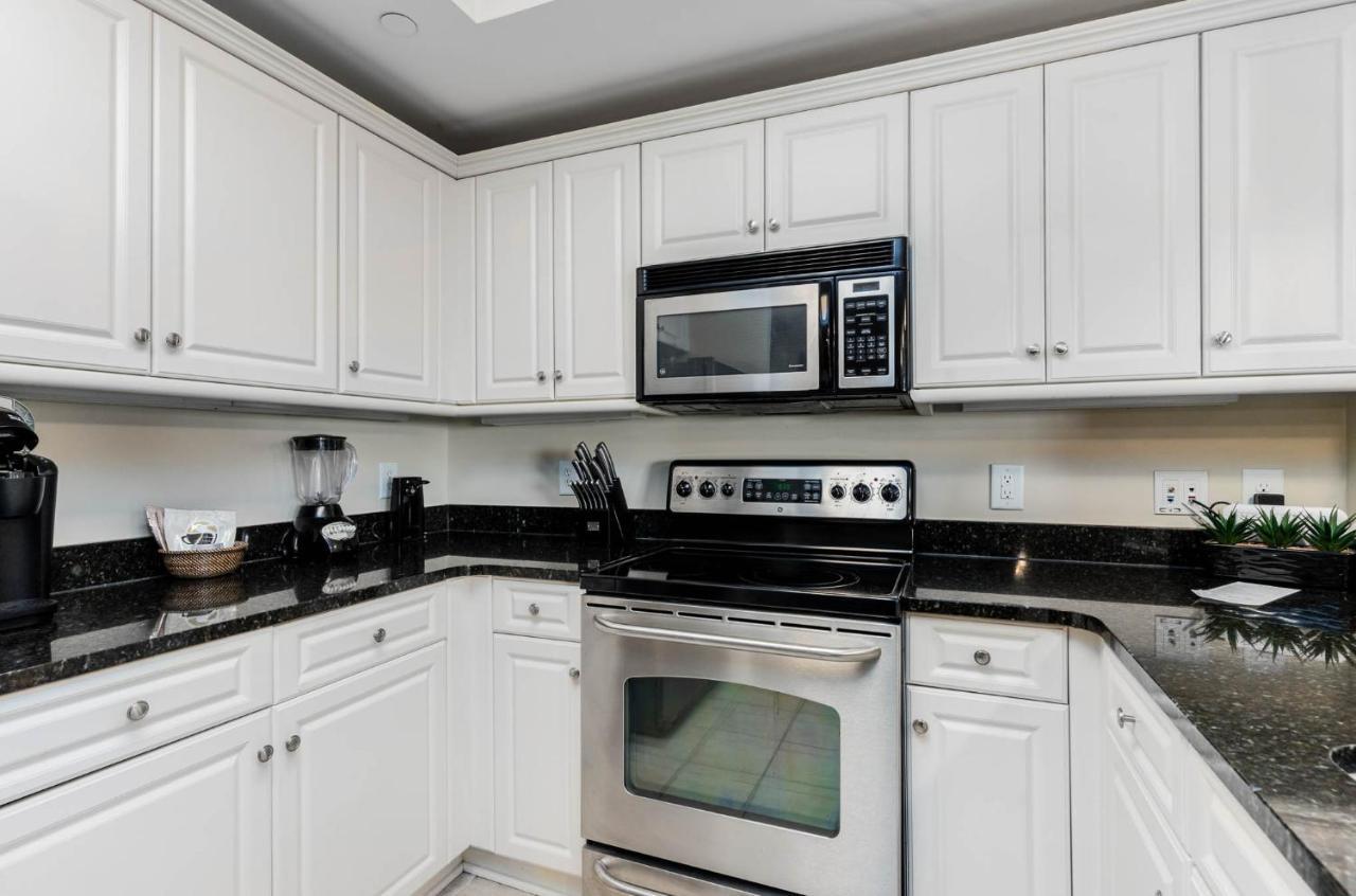 Ocean View 3 Bedroom Unit #1607 Royale Palms *