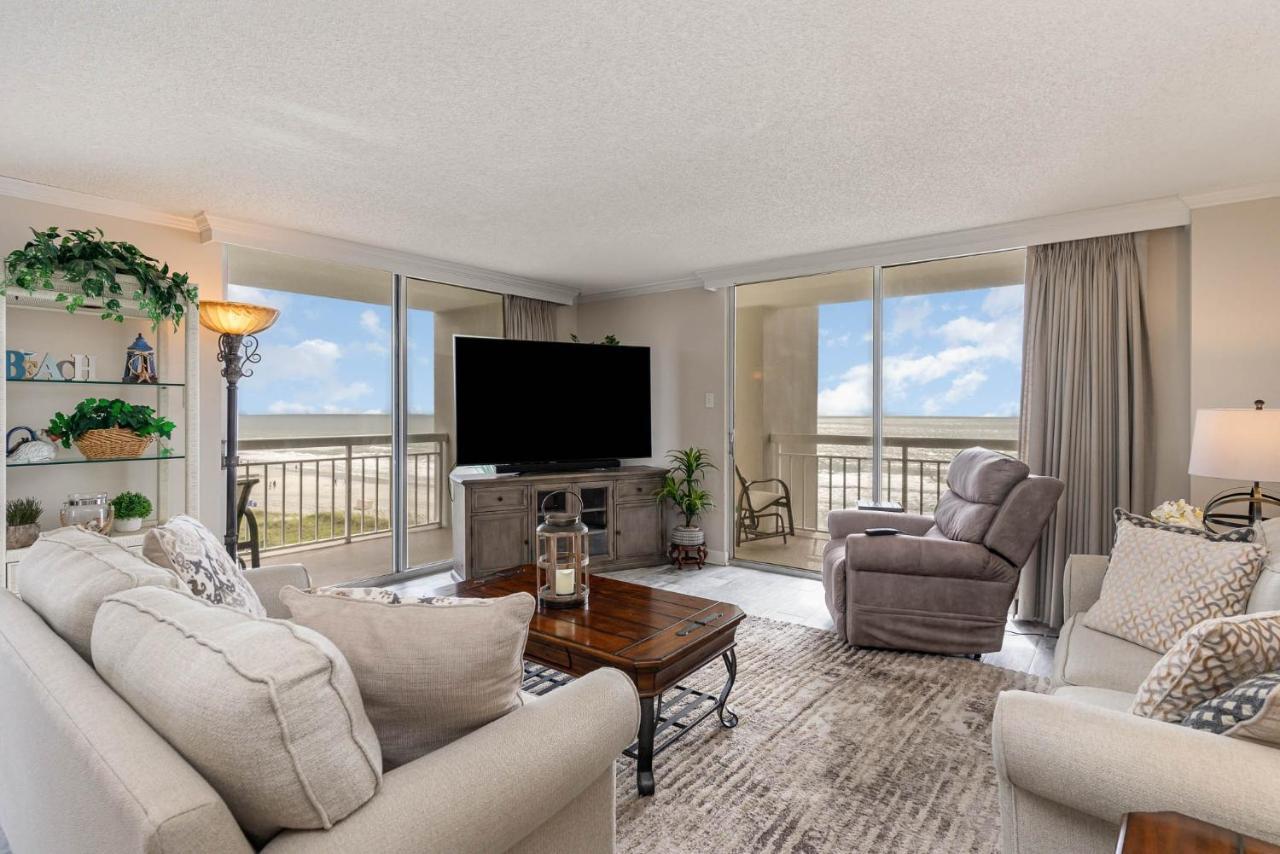 Gorgeously Remodeled 2 Bedroom Ocean Front Unit - 509 South Hampton Apartment