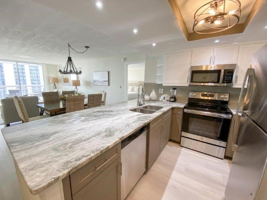 Stunning Ocean View Remodeled 2 Bedroom 2 Bath Condo, 908 South Hampton Apartment