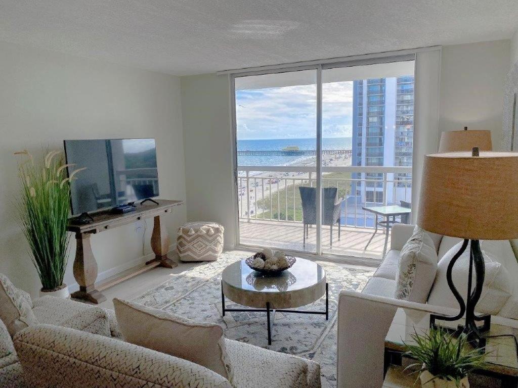 Stunning Ocean View Remodeled 2 Bedroom 2 Bath Condo, 908 South Hampton Apartment