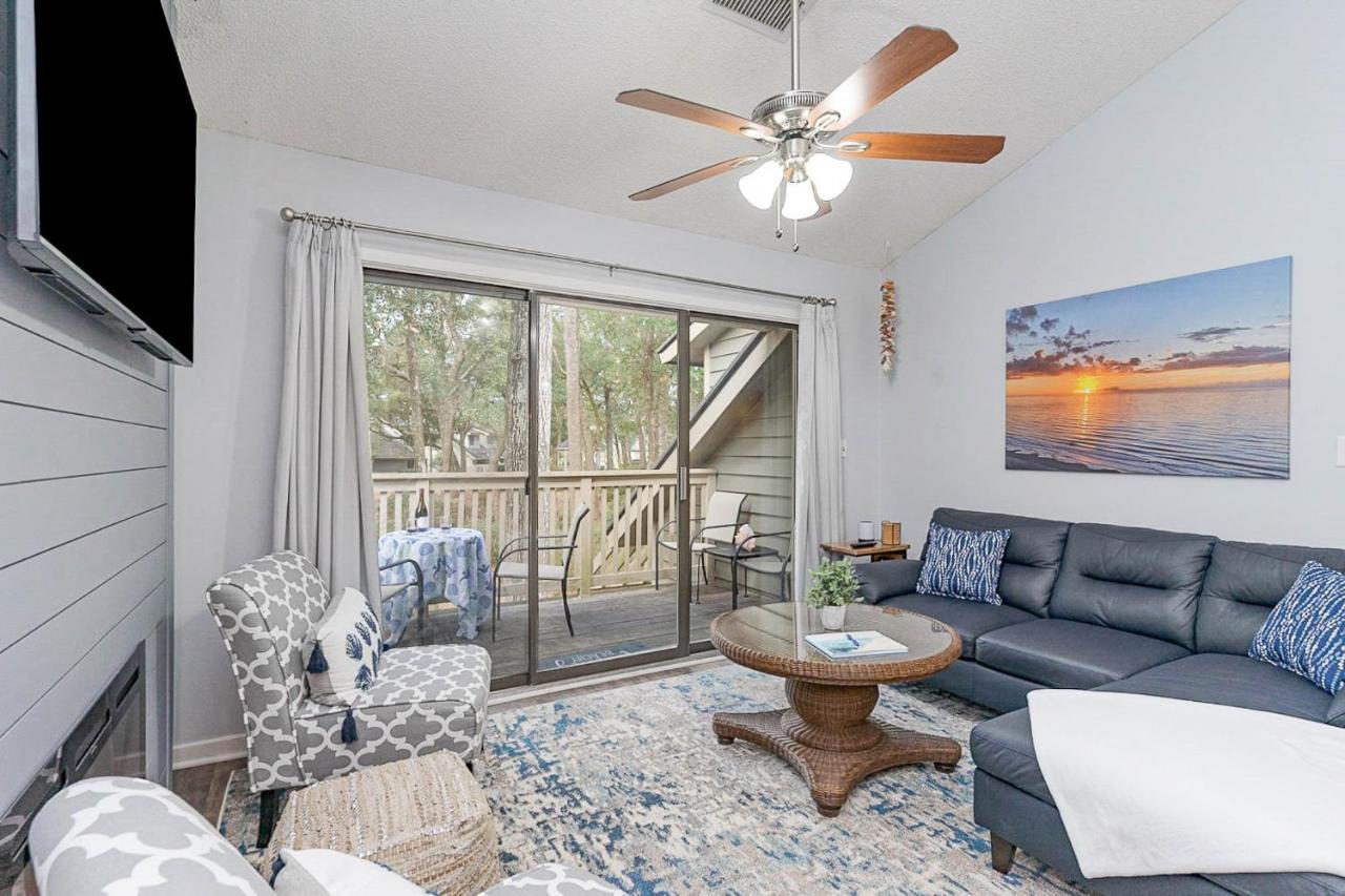 14d Richmond Park - Gorgeously Remodeled 3 Bed, 3 Bath Villa