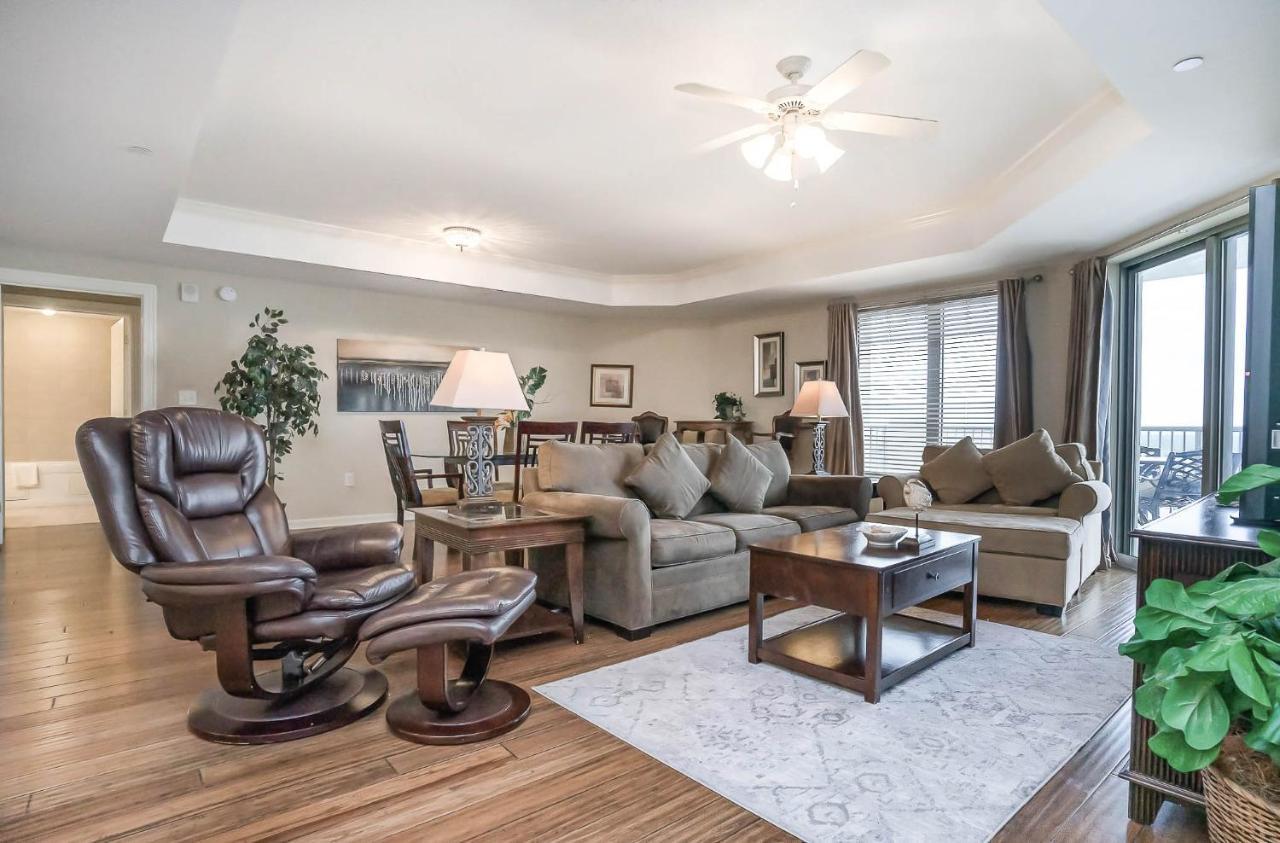 Stylish Oceanview 2 Bedroom Unit - 1603 Royale Palms - Kingston Plantation
