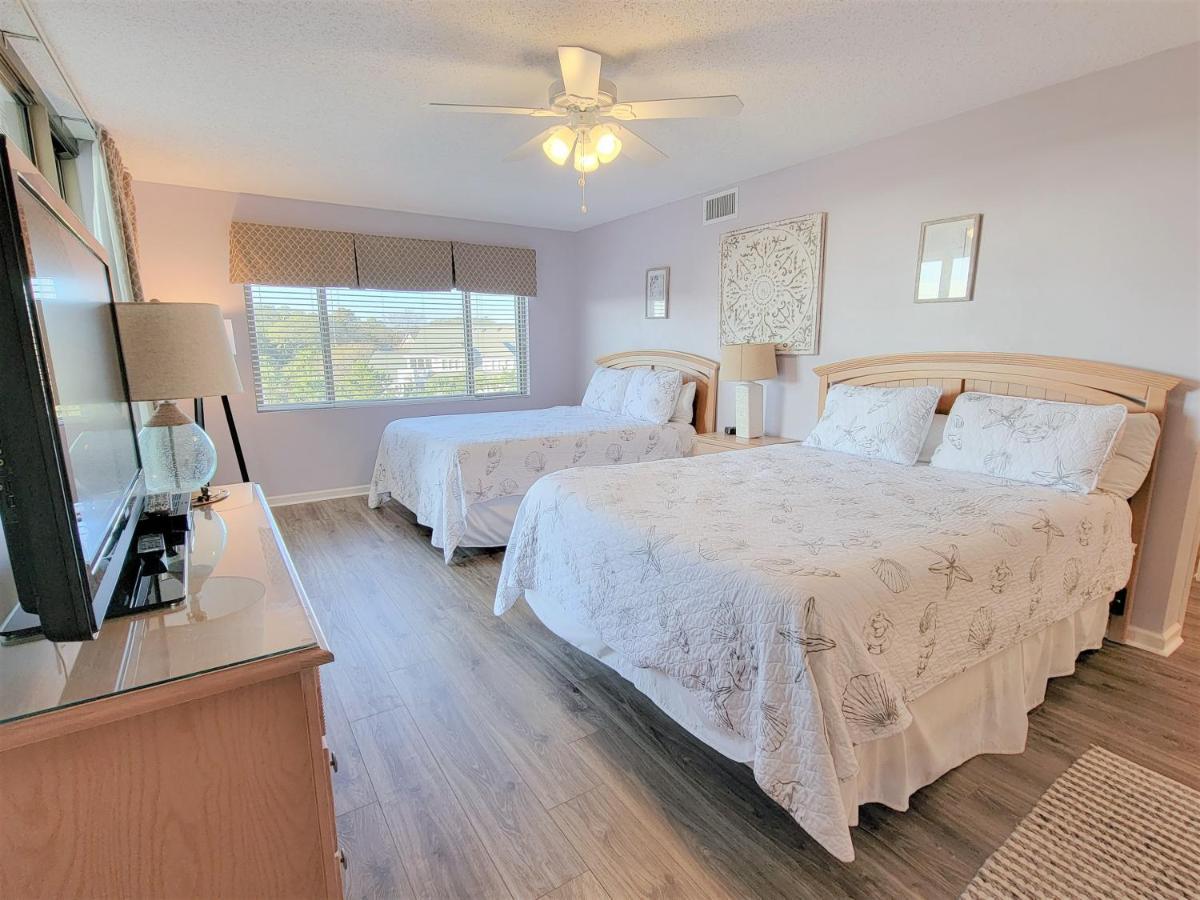Huge 3 Bedroom, 3 Bath In The Lovely Brighton Building! Apartment