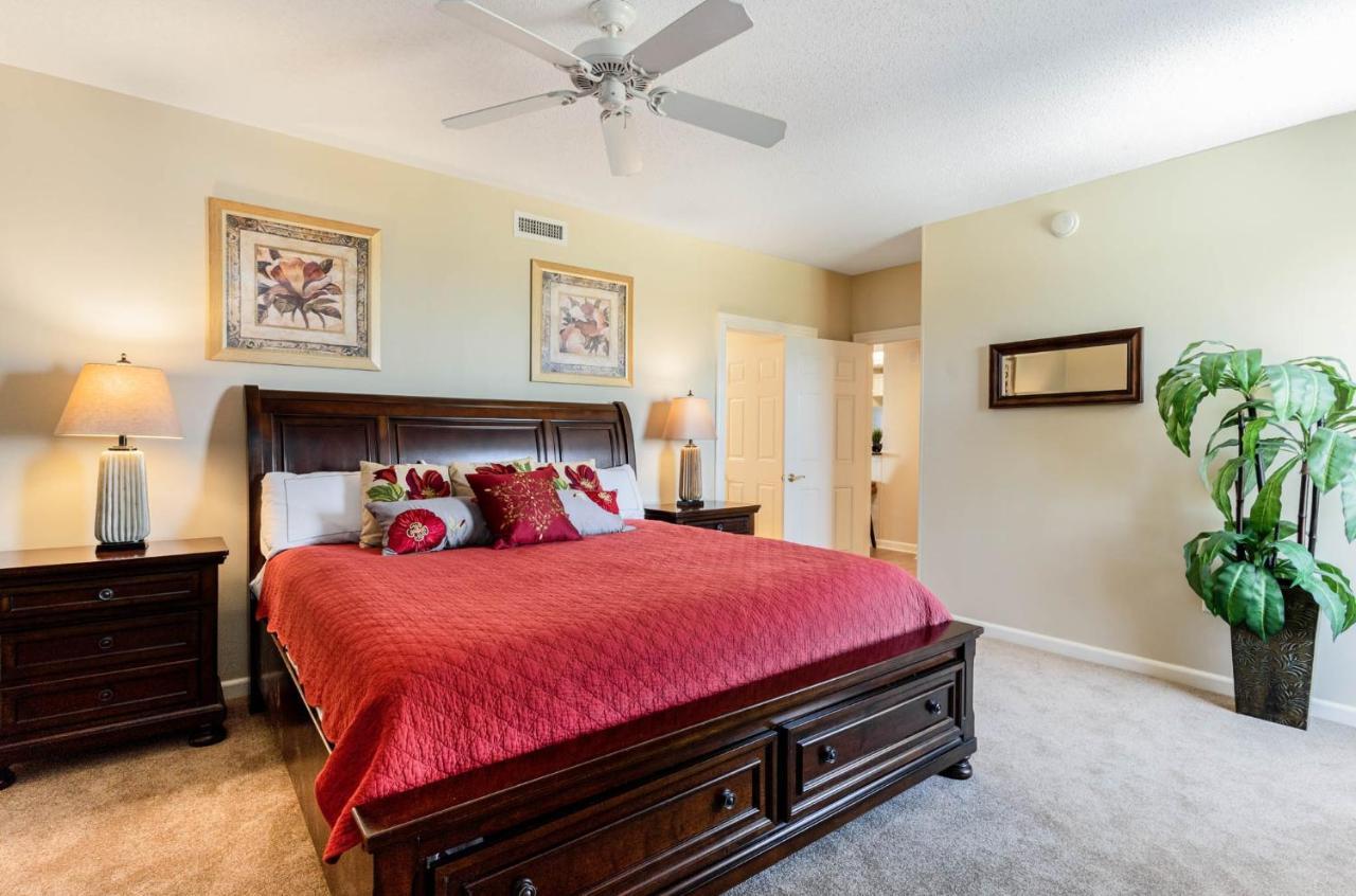 Ocean View 3 Bedroom Unit #1607 Royale Palms