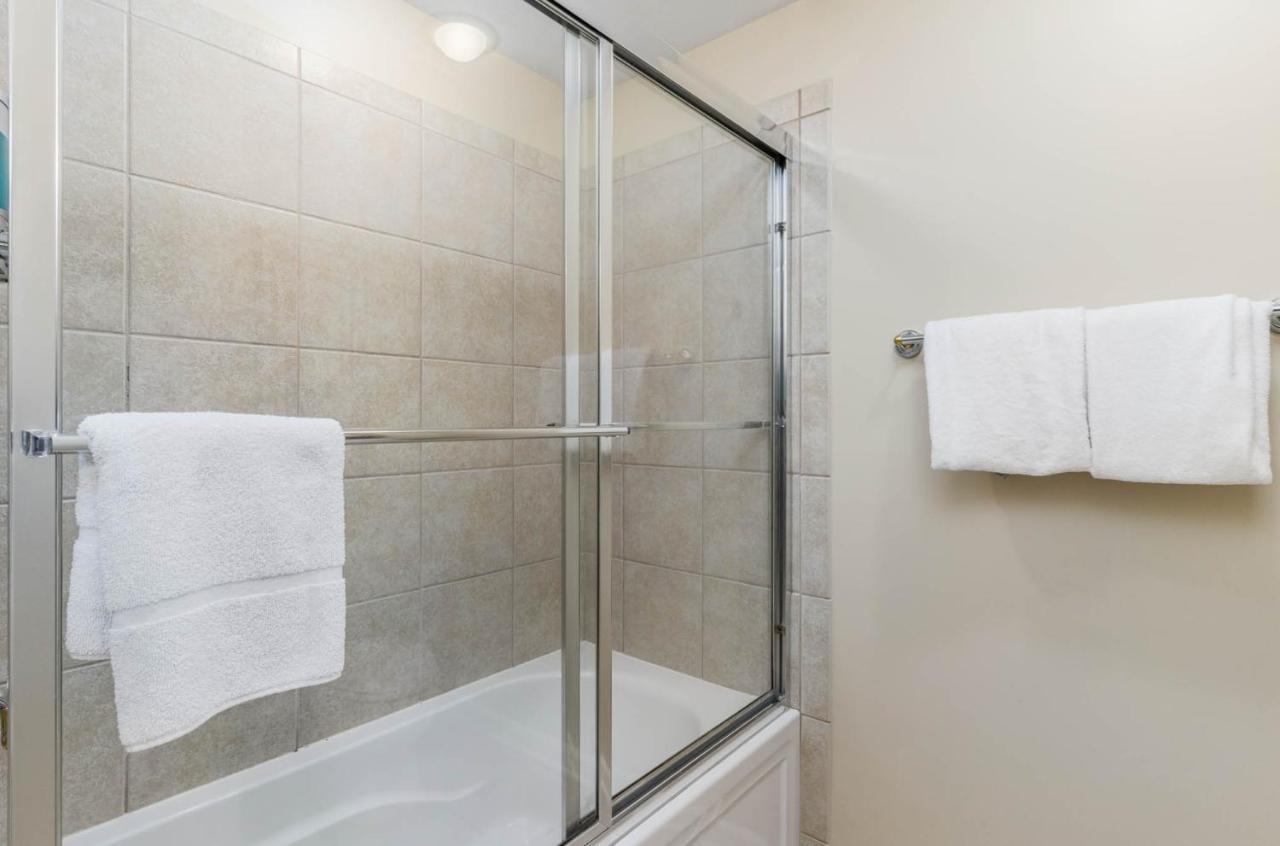 Ocean View 3 Bedroom Unit #1607 Royale Palms Apartment