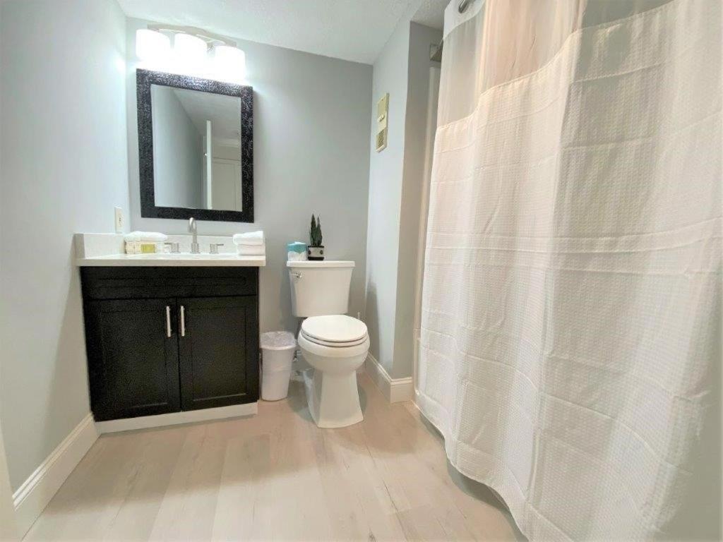 Apartment Stunning Ocean View Remodeled 2 Bedroom 2 Bath Condo, 908 South Hampton *
