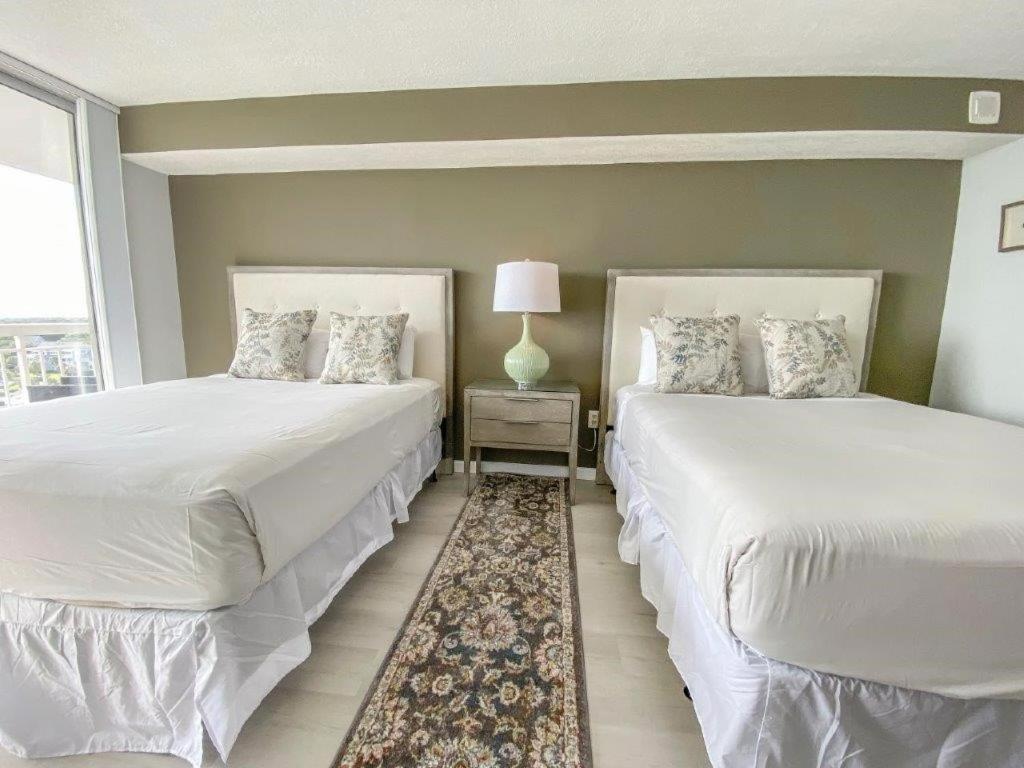 Stunning Ocean View Remodeled 2 Bedroom 2 Bath Condo, 908 South Hampton Apartment *