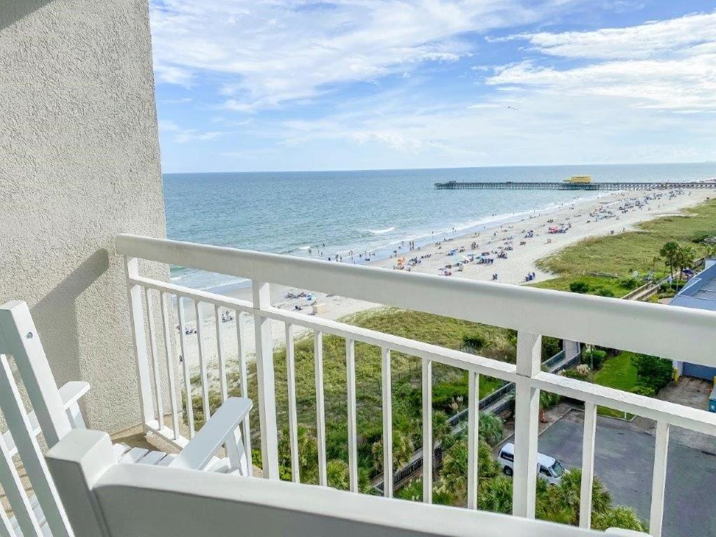 Stunning Ocean View Remodeled 2 Bedroom 2 Bath Condo, 908 South Hampton
