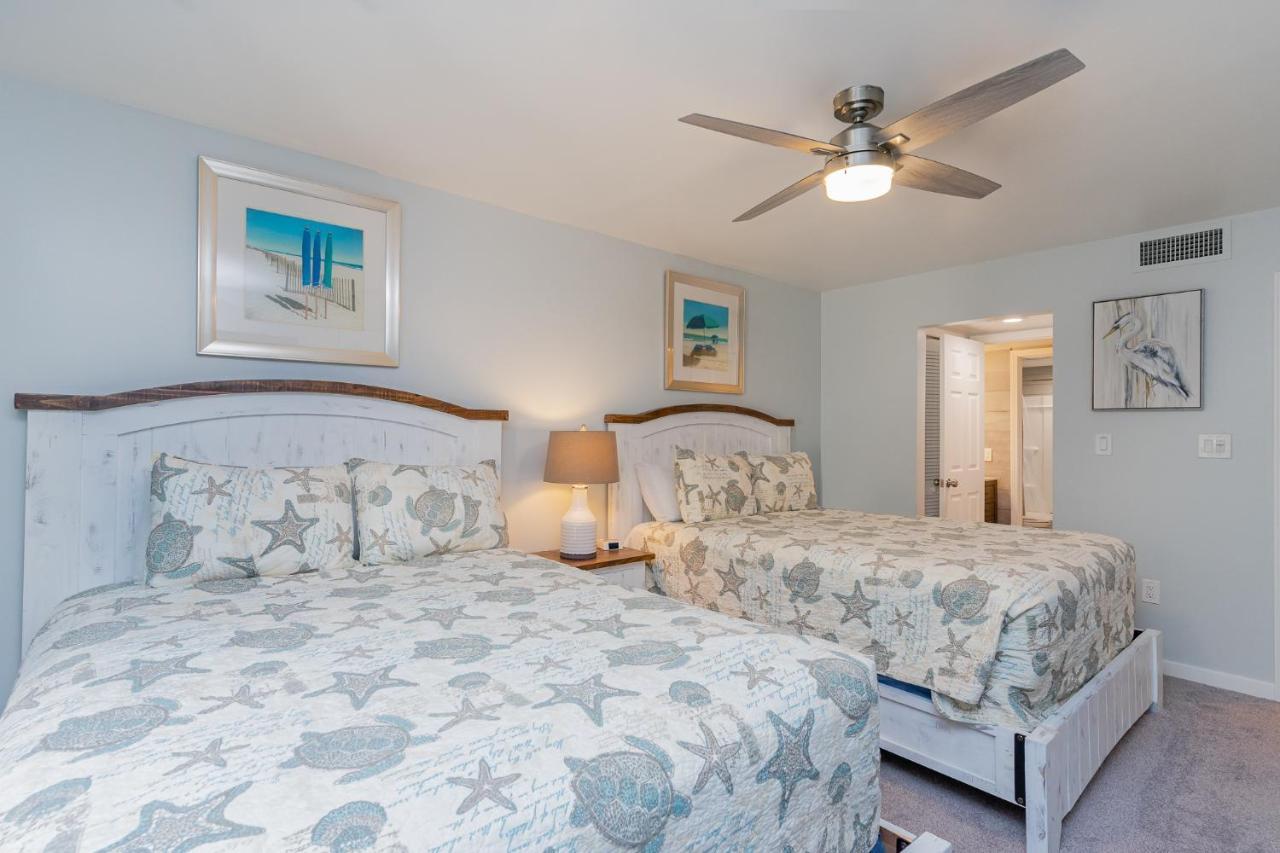 Completely Remodeled And Open 18c Richmond Park