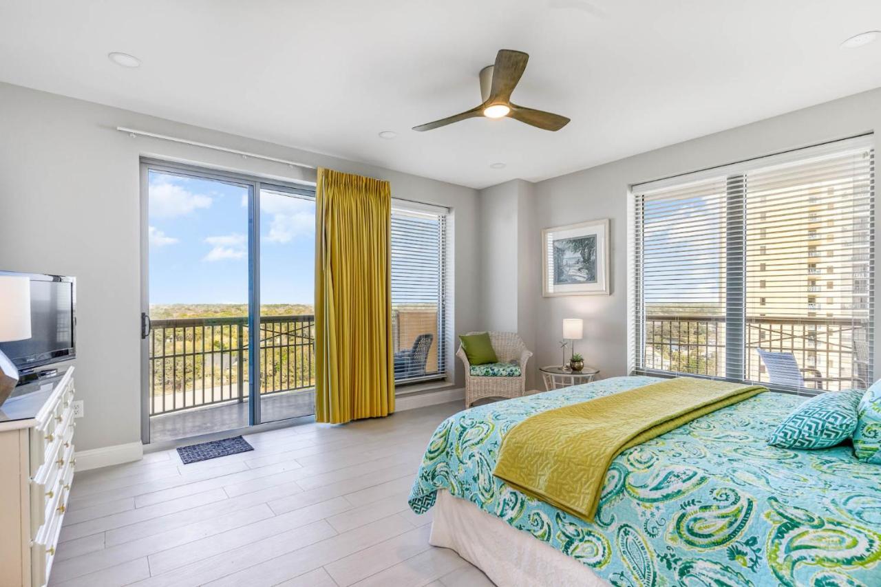 Apartment Exquisitely Remodeled 3 Bedroom 3 Bath Ocean View Condo, 908 Margate *