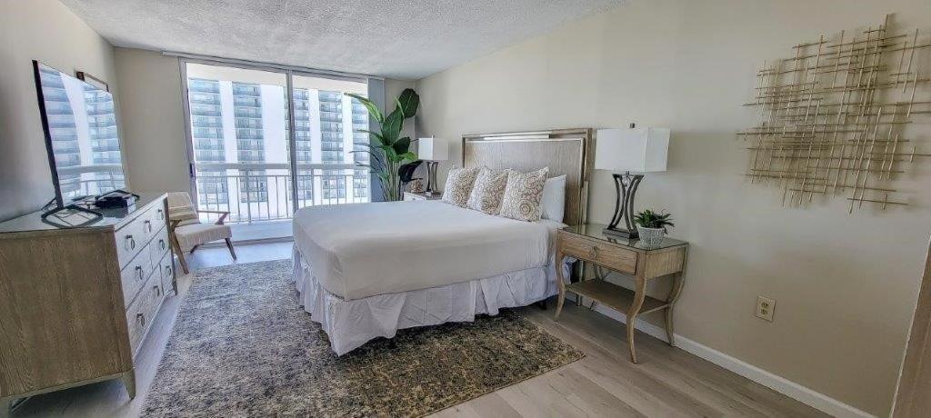 Stunning Ocean View Remodeled 2 Bedroom 2 Bath Condo, 908 South Hampton *