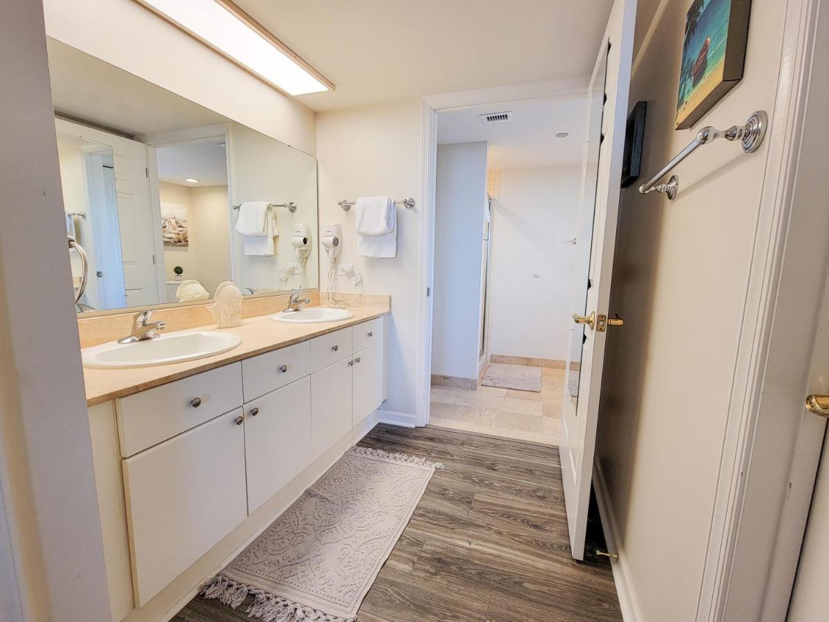 Huge 3 Bedroom, 3 Bath In The Lovely Brighton Building!