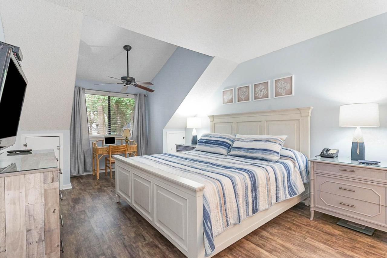 Villa 14d Richmond Park - Gorgeously Remodeled 3 Bed, 3 Bath