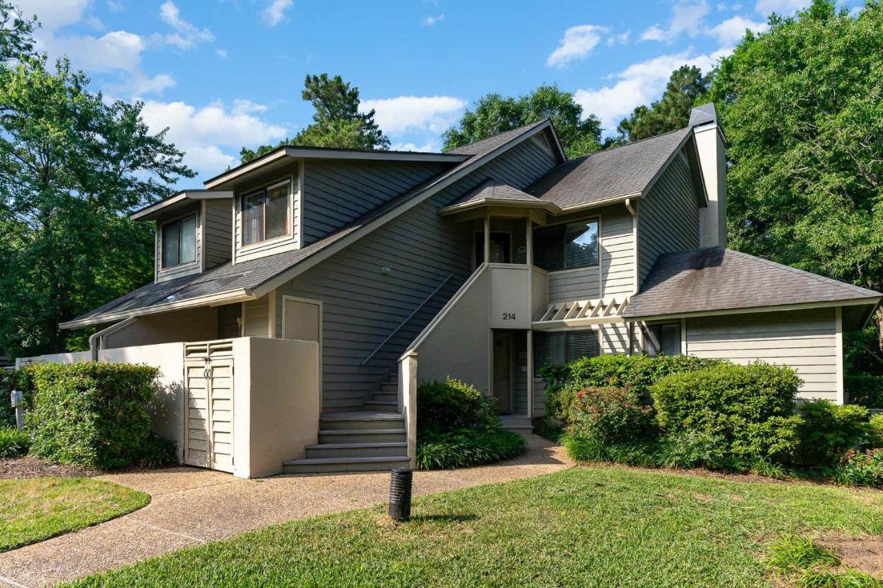 Charming 3 Bedroom Unit Nestled Among The Trees - 15c West Hyde Park Villa Myrtle Beach