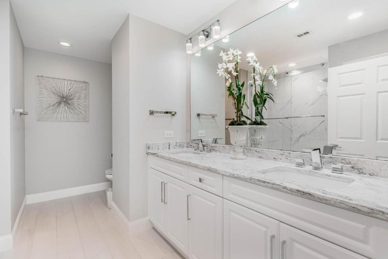 Apartment Exquisitely Remodeled 3 Bedroom 3 Bath Ocean View Condo, 908 Margate Myrtle Beach