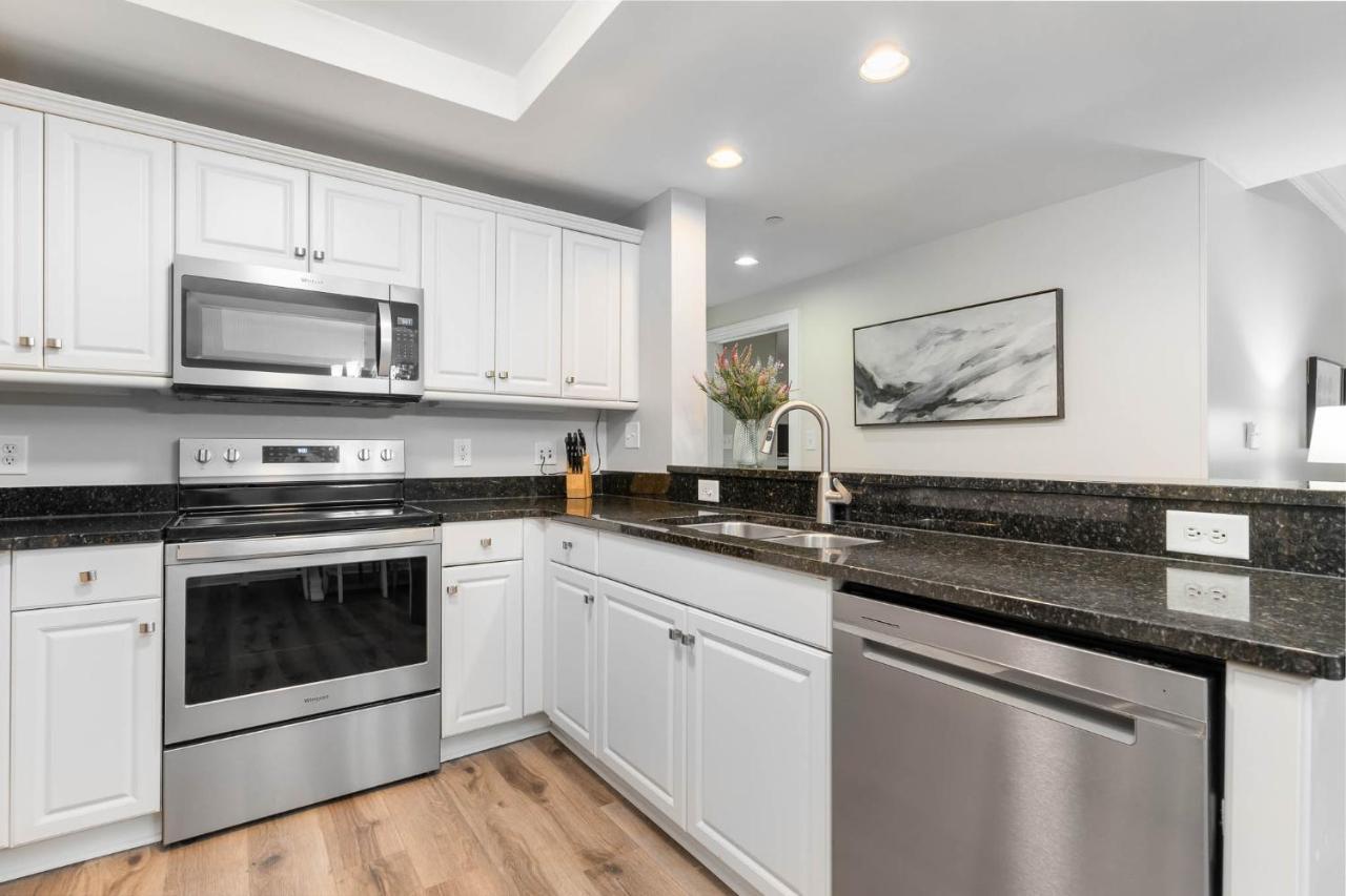 Apartment Ocean View 3 Bedroom Unit At Royale Palms-907 *