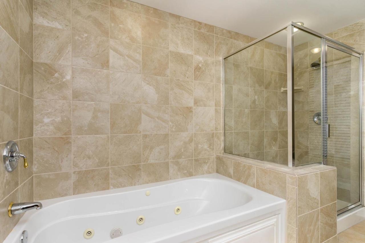Ocean View 3 Bedroom Unit At Royale Palms-907 Apartment *