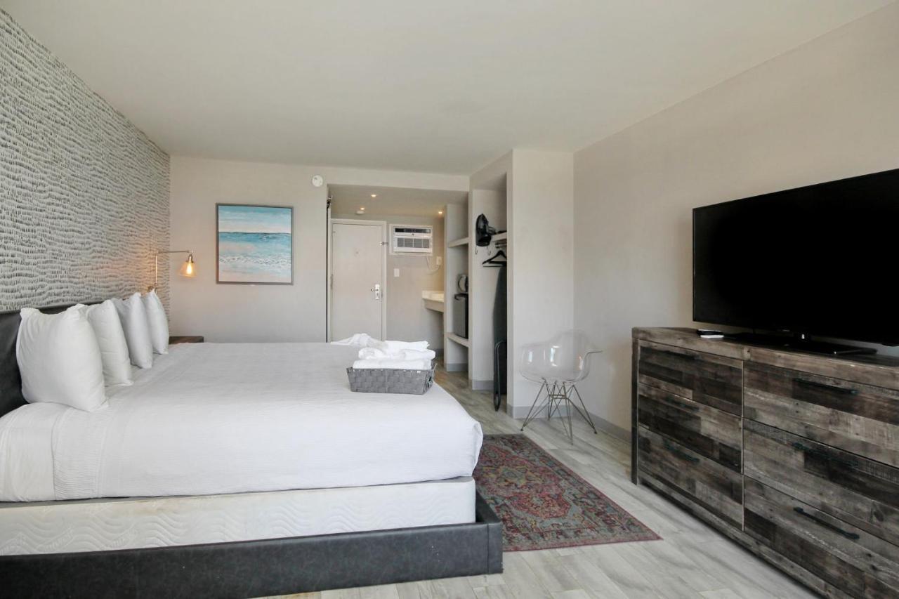 Waikiki Village Hotel 3*