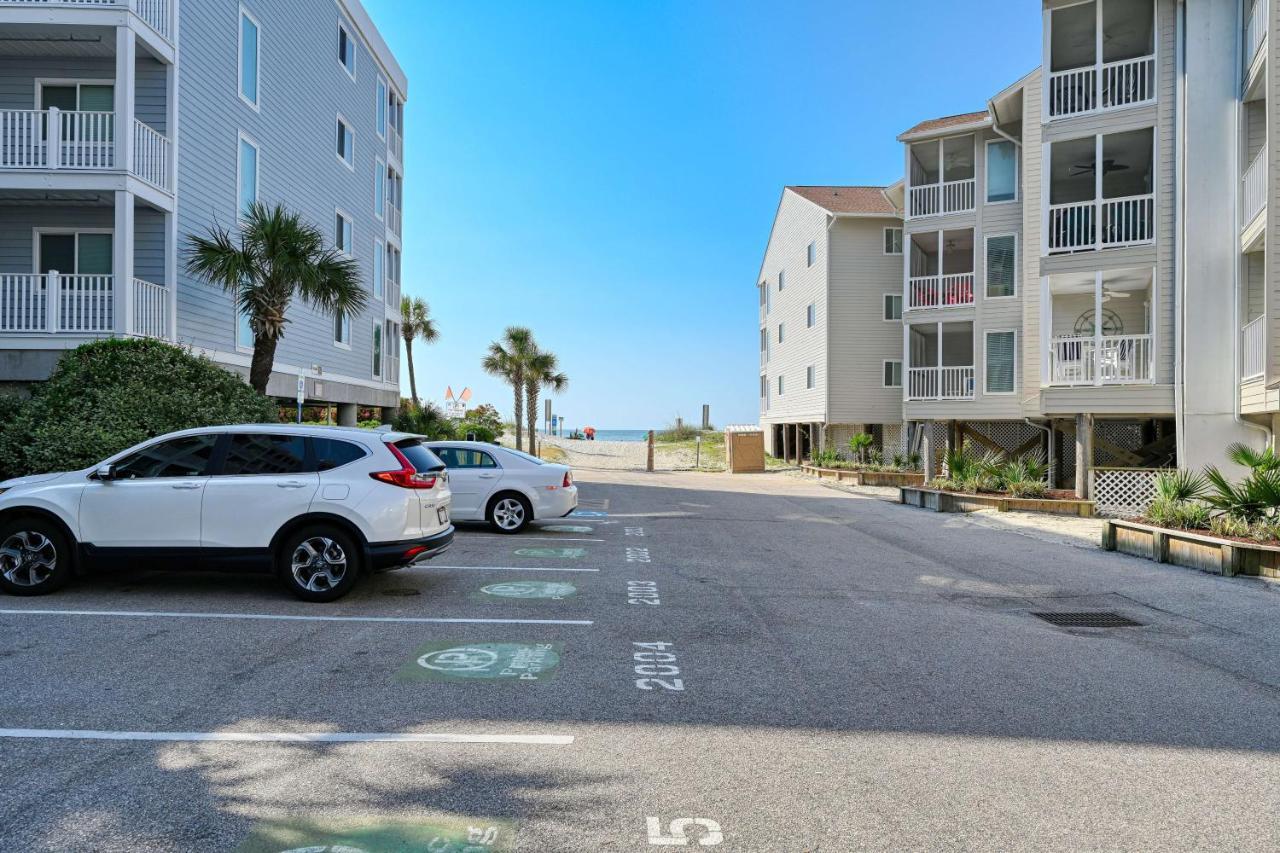 Spacious On Shore Drive Apartment