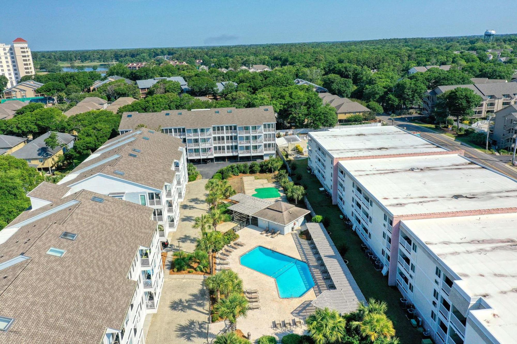 Apartment Spacious On Shore Drive