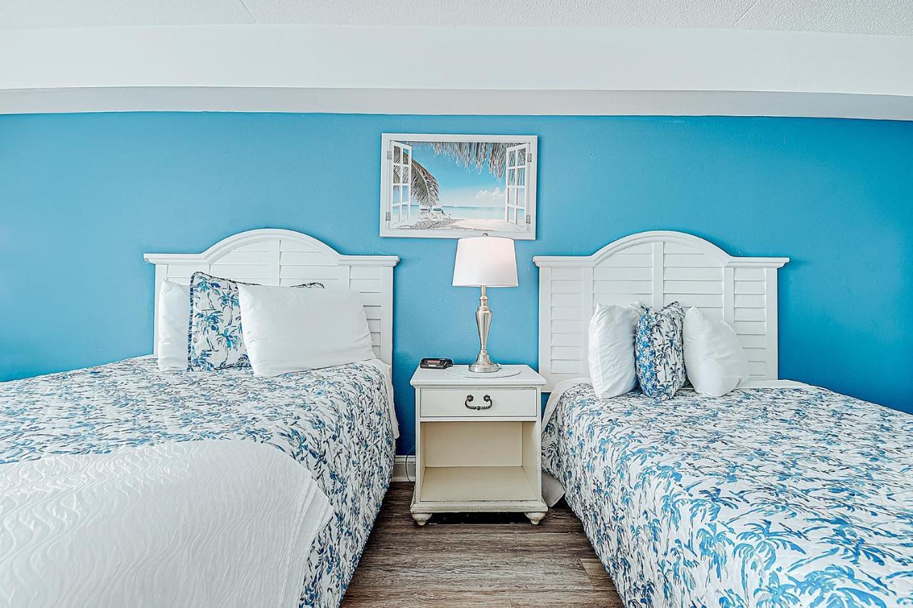 Ocean Front Comfy W/kitchen, Sleeps 4, Snowbird Paradise Apartment Myrtle Beach