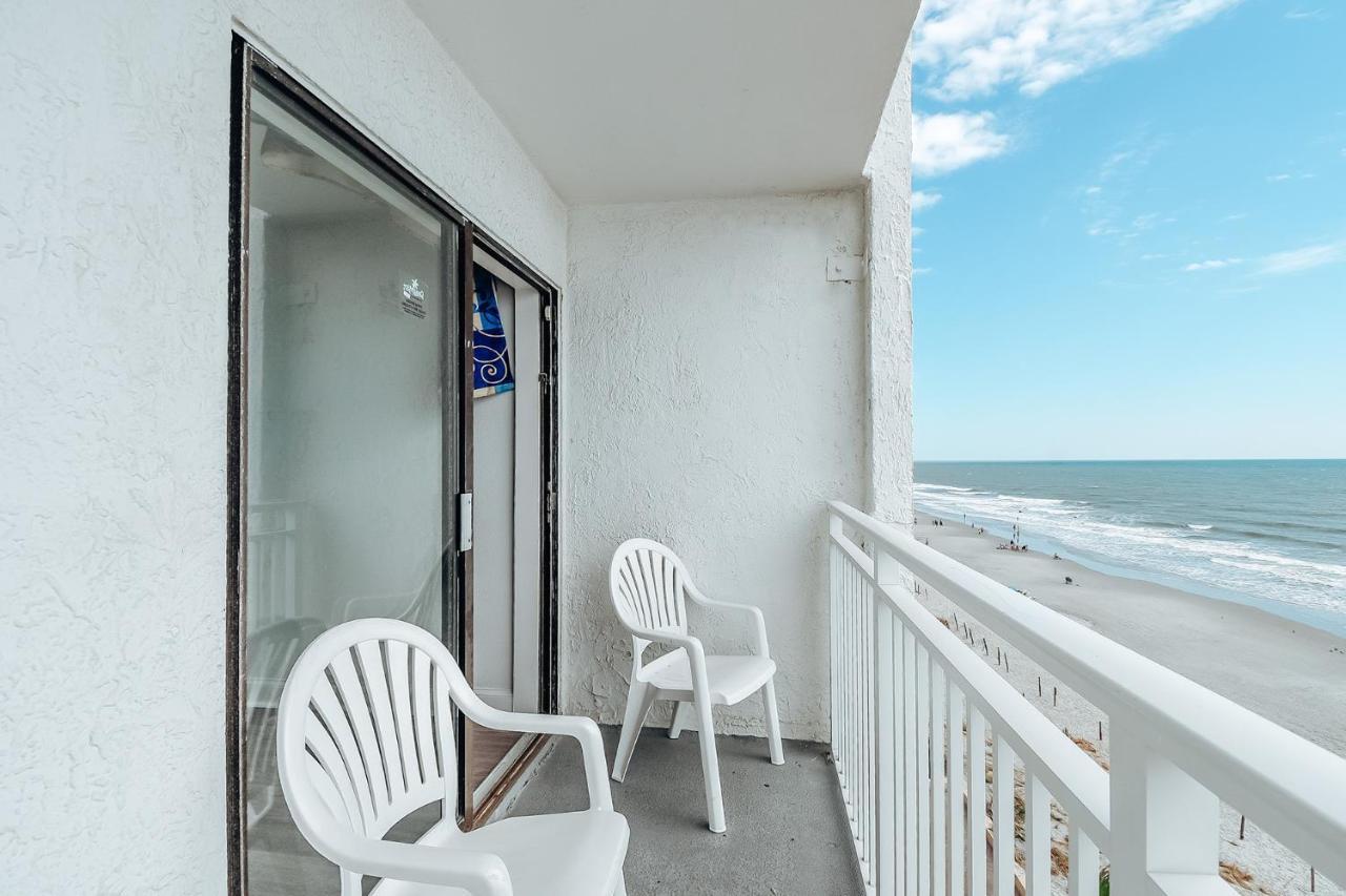 Apartment Ocean Front Comfy W/kitchen, Sleeps 4, Snowbird Paradise