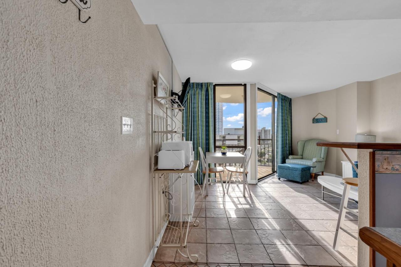 Hosteeva Oceanview Meridian Plaza Apartment *