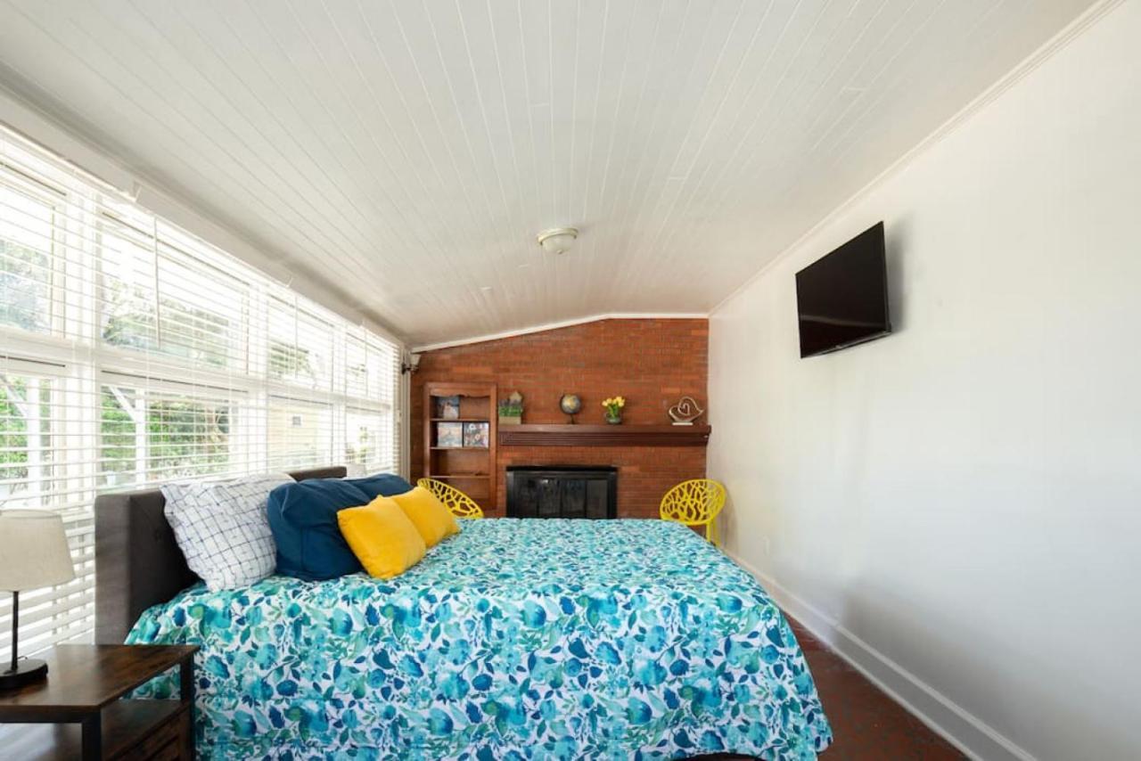Holiday home 5br House King Beds Steps To Ideal For Families With Dogs