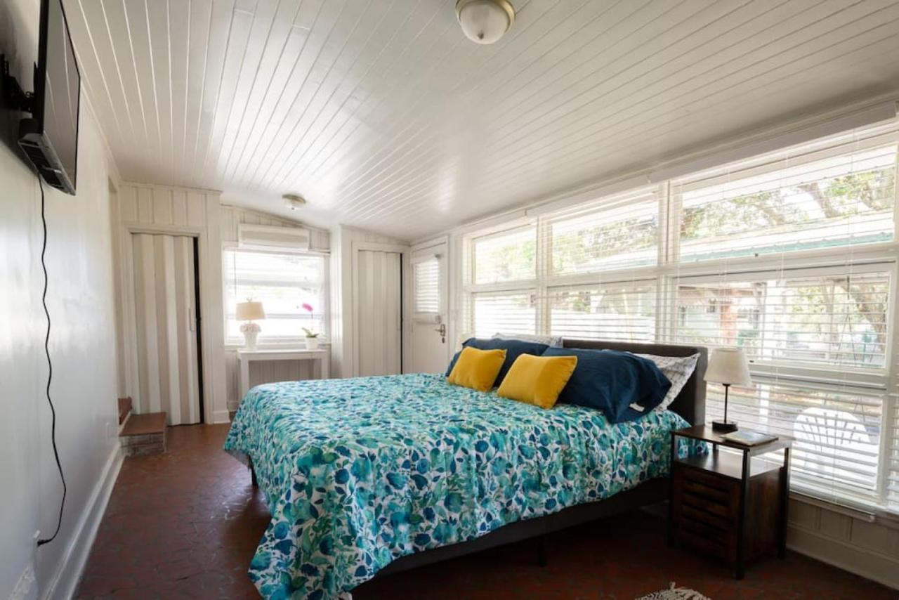 Holiday home 5br House King Beds Steps To Ideal For Families With Dogs *