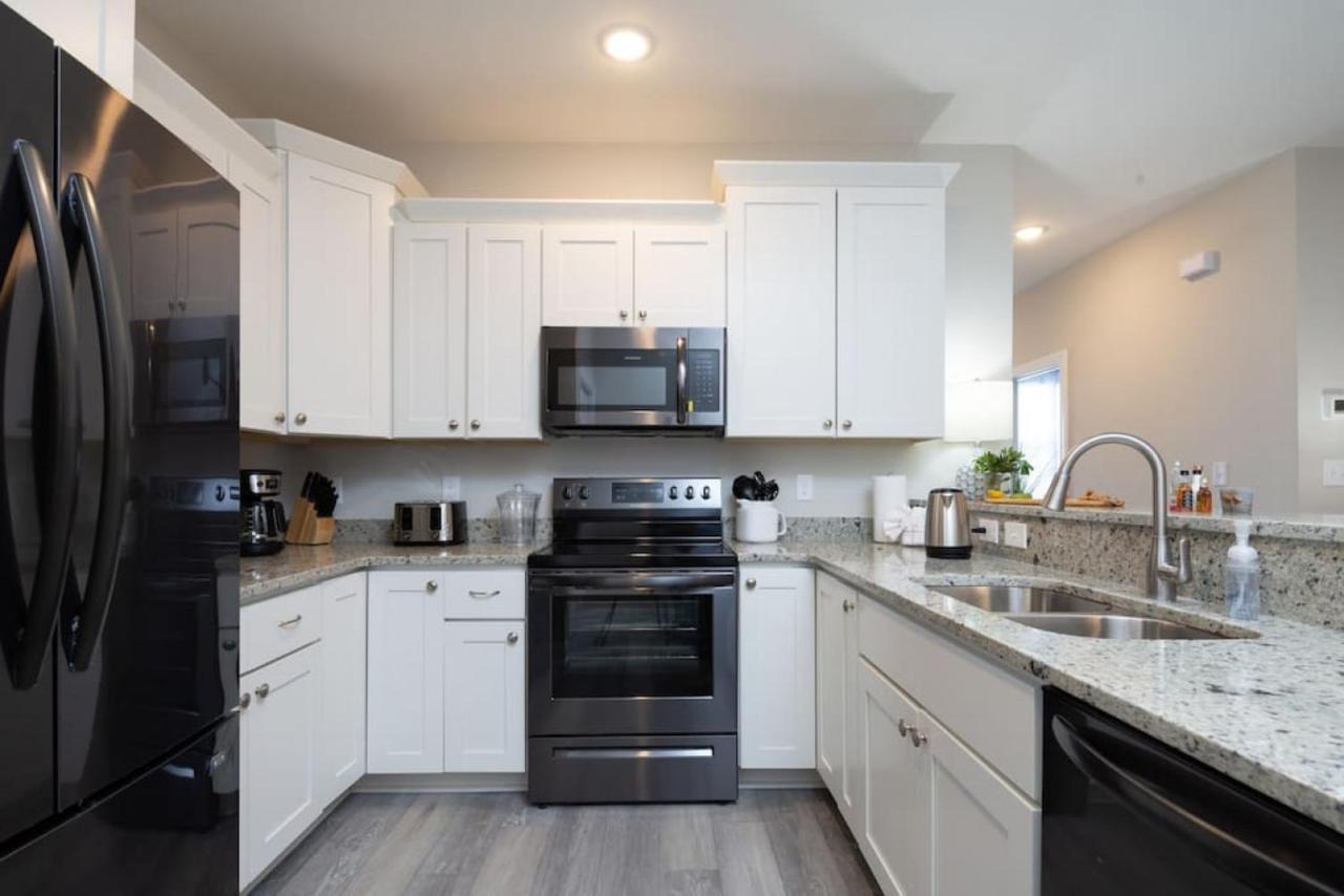 Lovely 4br King Beds Steps To And Pier H Apartment Myrtle Beach