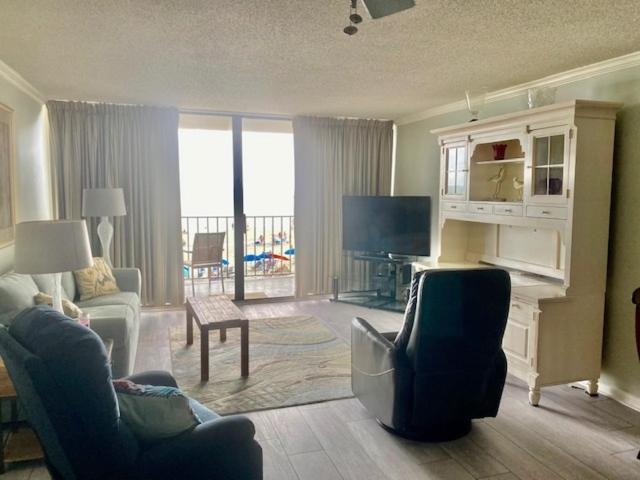 Apartment Royal Garden 203 *