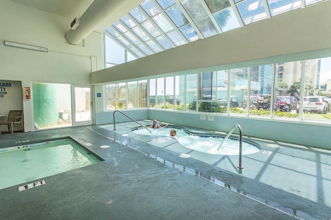 Royal Garden 212 Apartment